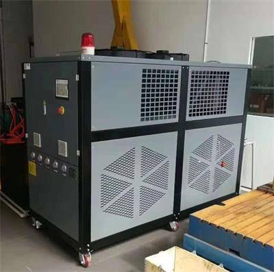 風(fēng)冷式冷水機(jī)受歡迎的因素 髙效節(jié)能,性能可靠